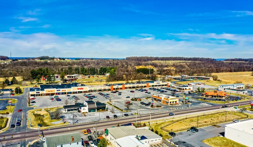 Primary Photo Of 901 E Main St, Palmyra Unknown For Lease