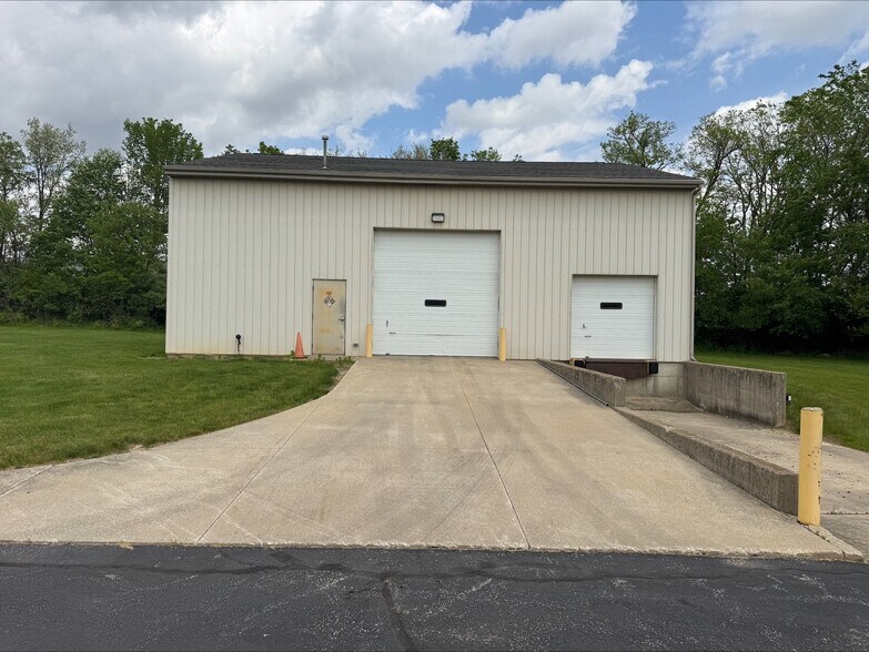 More Photos Of 2025 S Wabash St, Wabash Office For Sale