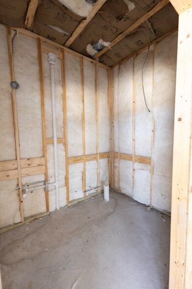More Photos Of 3023 E C 48, Center Hill Warehouse For Sale