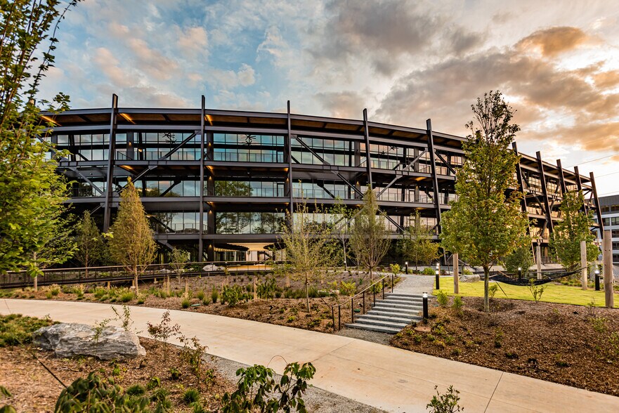 More Photos Of 765 Echo St NW, Atlanta Office For Lease