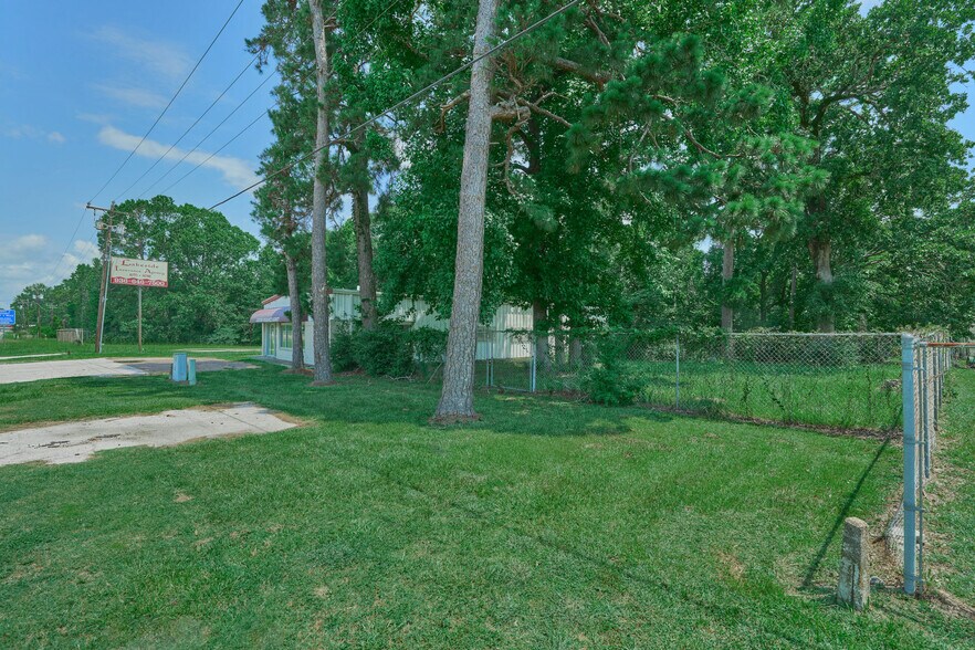 More Photos Of 182 S FM 356, Onalaska Office For Sale