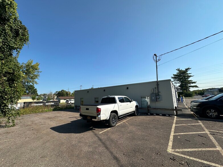 More Photos Of 925 State Fair Blvd, Solvay Office For Lease