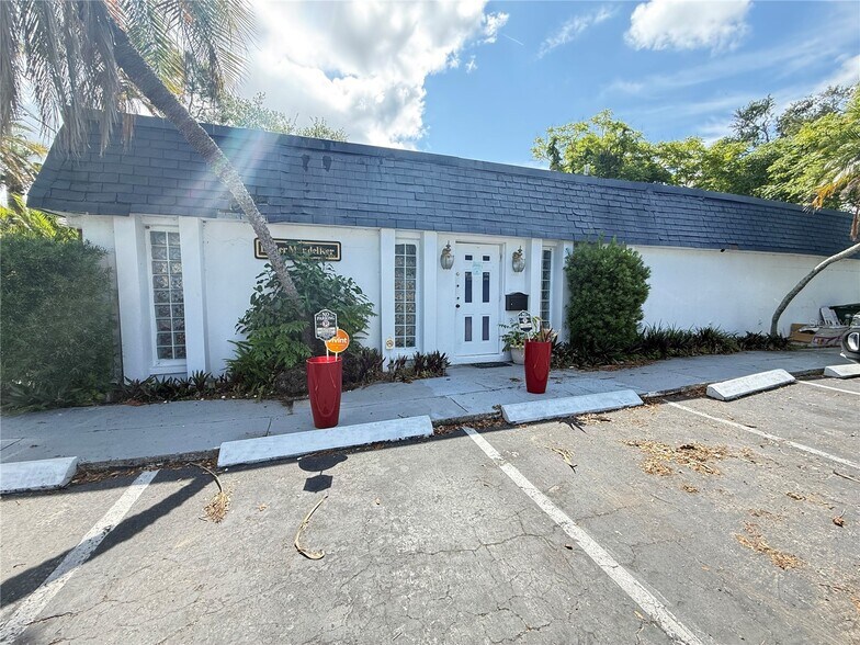More Photos Of 1631 W Bay Dr, Largo Unknown For Lease