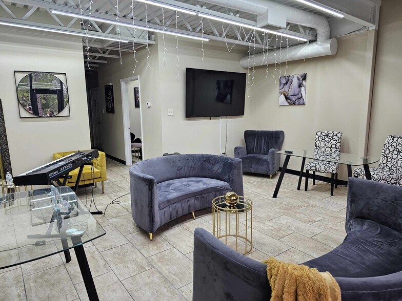 More Photos Of 4312 Saint Goar St, Dickinson General Retail For Sale