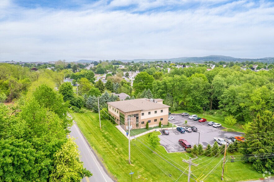 More Photos Of 5250 Freemansburg Ave, Easton Office For Sale