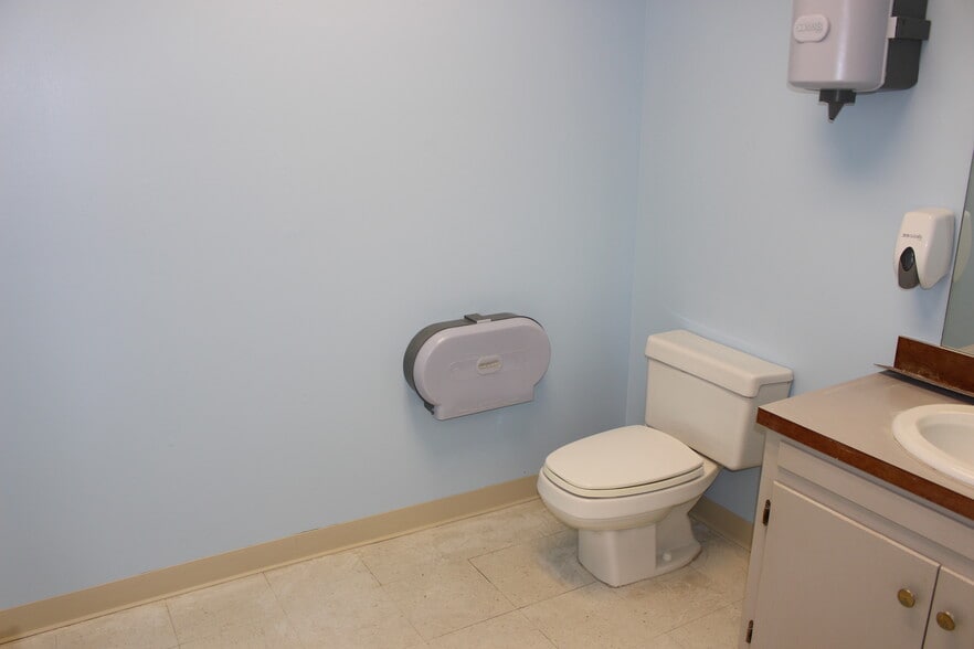 More Photos Of 5000 W 4th St, Hattiesburg Medical For Lease