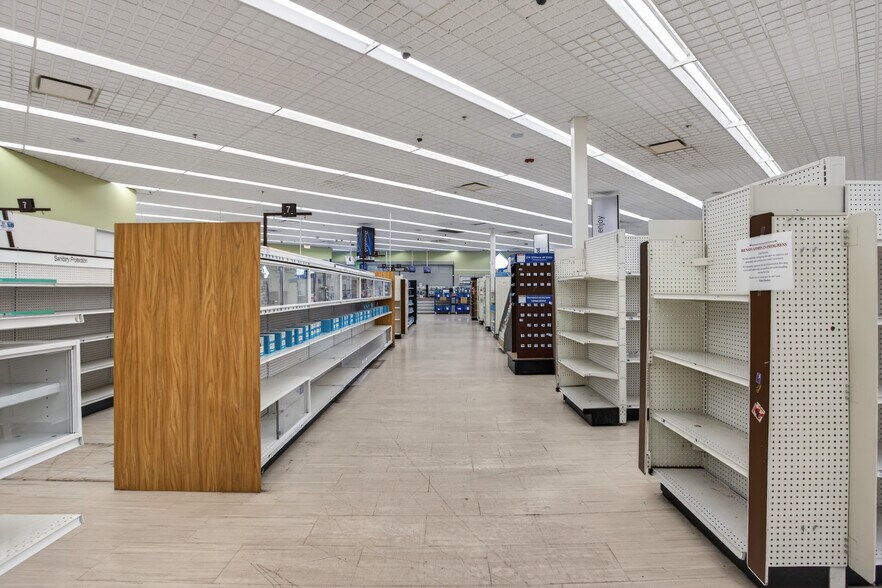 More Photos Of 5627-5699 Chestnut St, Philadelphia Drugstore For Lease