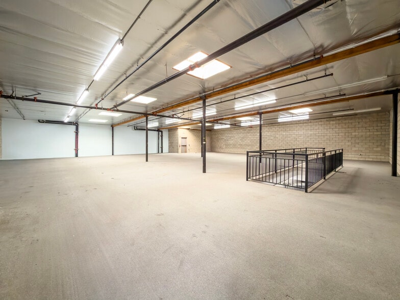 More Photos Of 537 S Glendora Ave, West Covina Freestanding For Lease