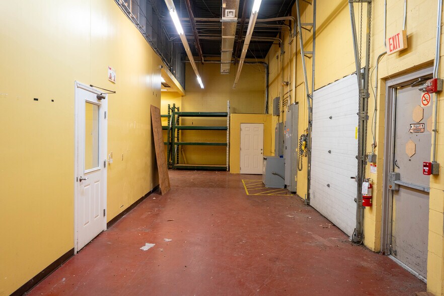 More Photos Of 33550 US Highway 19 N, Palm Harbor Freestanding For Lease