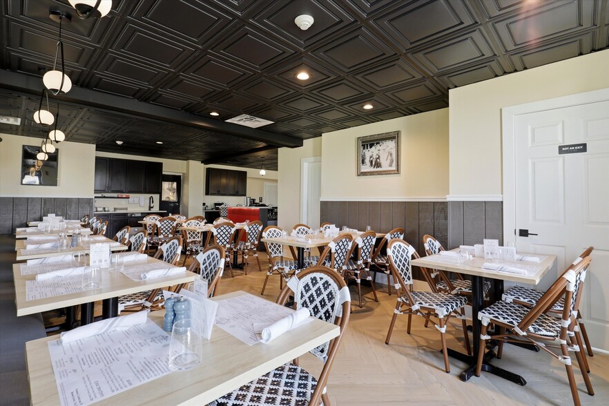 More Photos Of 641 Old Elm St, Conshohocken Bar For Sale