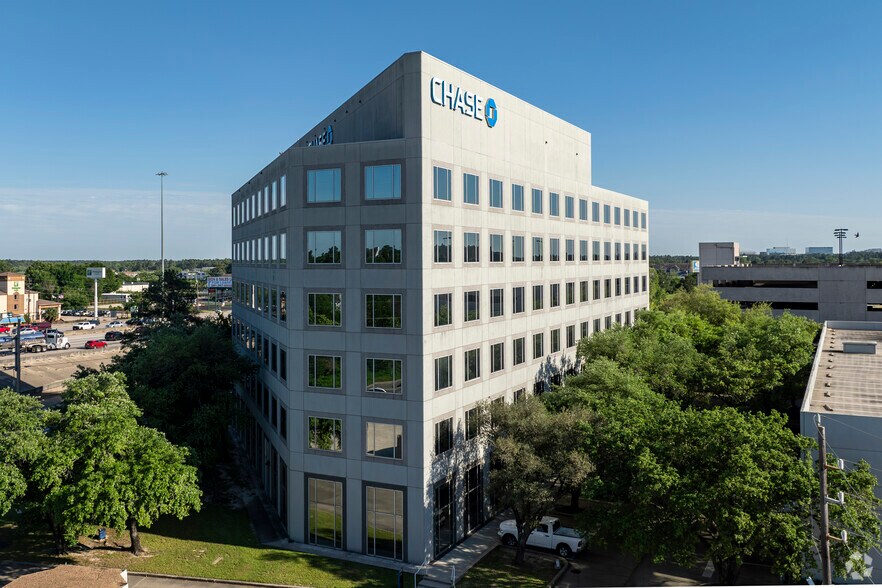 More Photos Of 25025 N I-45 Fwy, The Woodlands Office For Lease