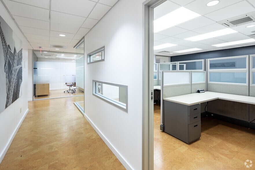 More Photos Of 2440 Sandy Plains Rd, Marietta Office For Lease