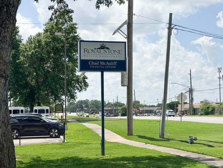 More Photos Of 2001 W Washington St, Broken Arrow Office For Sale