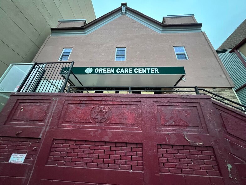 More Photos Of 9021 160th St, Jamaica Storefront Retail Office For Lease