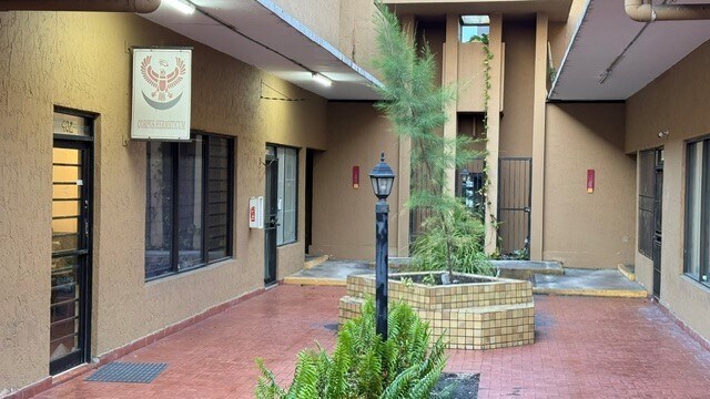 More Photos Of 1651 W 37th St, Hialeah Warehouse For Sale