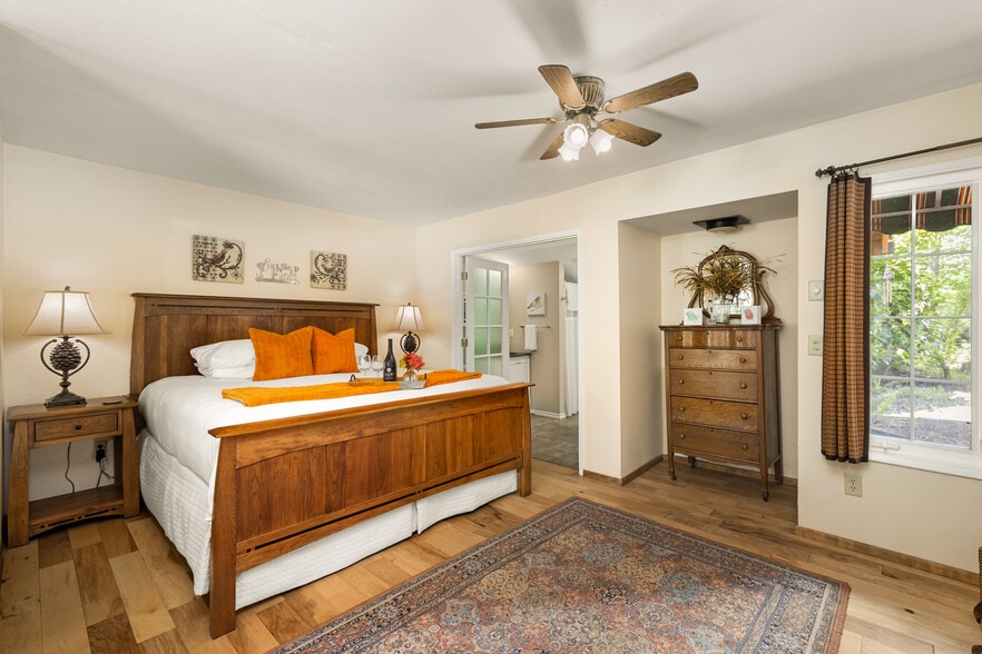 More Photos Of 49198 McKenzie Hwy, Vida Hospitality For Sale