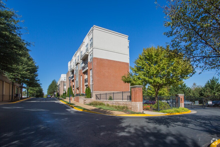 More Photos Of 11880-11950 Grand Commons Ave, Fairfax Unknown For Lease