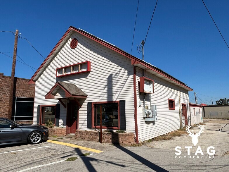Primary Photo Of 711 S Elm St, Denton Office For Lease