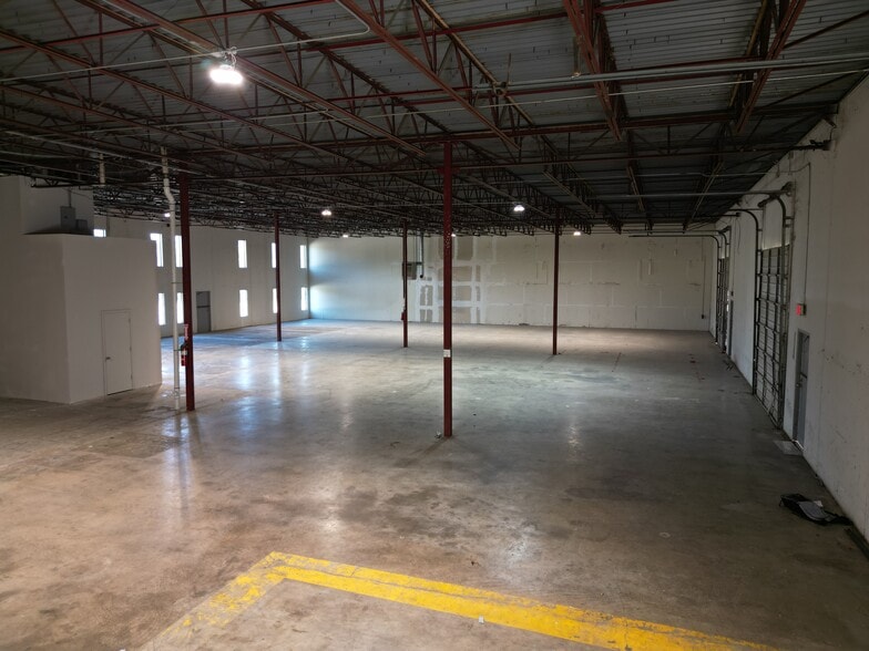 More Photos Of 3501 State Highway 157, Fort Worth Warehouse For Lease