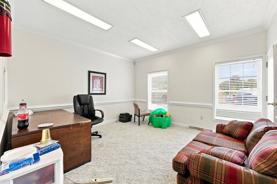 More Photos Of 1708 S Mebane St, Burlington Office For Sale