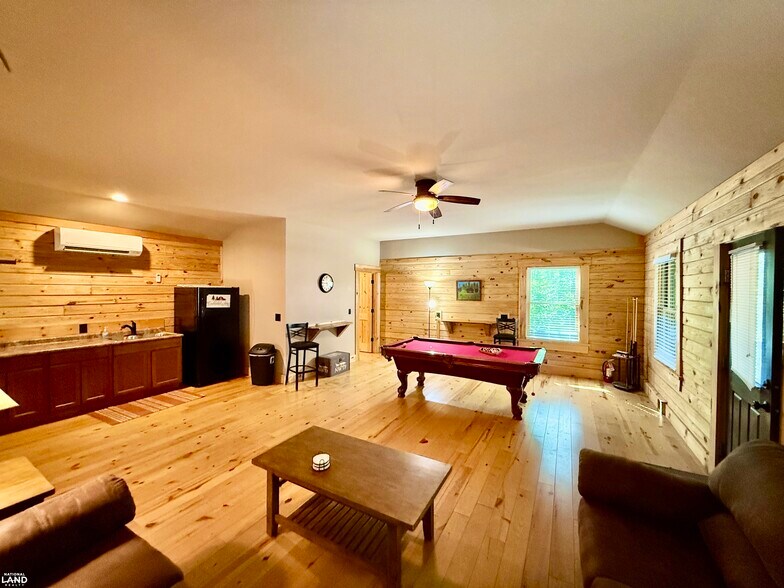 More Photos Of 701 Wingert Road rd, Greenwood Specialty For Sale