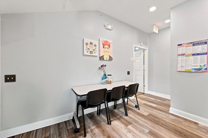 More Photos Of 103 Garris Rd, Downingtown Medical For Sale