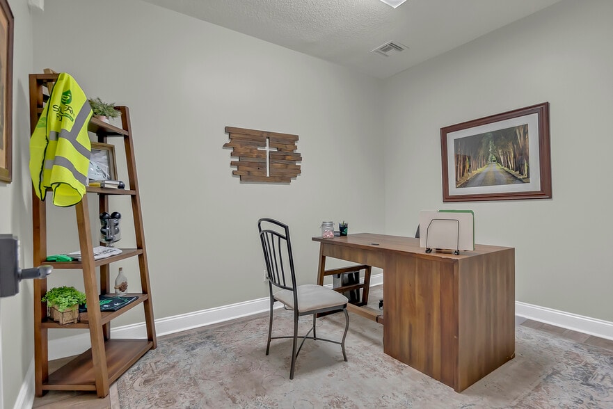 More Photos Of 1501 US Highway 19 S, Leesburg Office For Sale