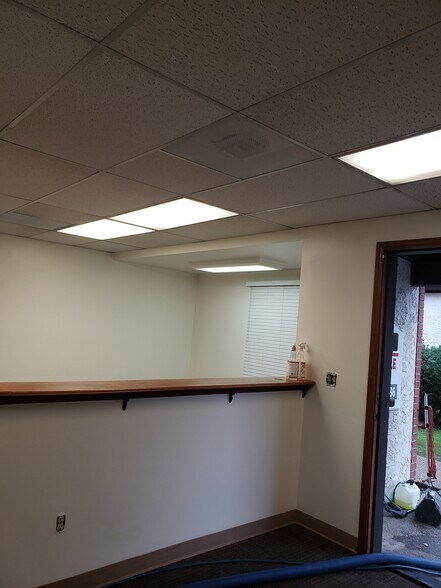 More Photos Of 8035 Madison Ave, Citrus Heights Office For Sale