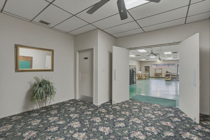 More Photos Of 1610 N Myrtle Ave, Clearwater Office For Sale