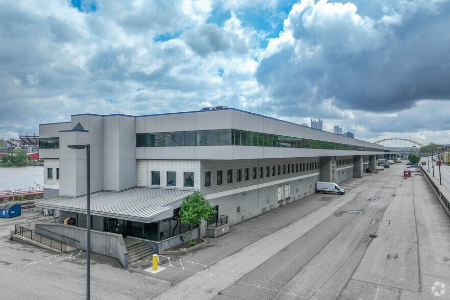 More Photos Of 1600 W Carson St, Pittsburgh Light Manufacturing For Lease