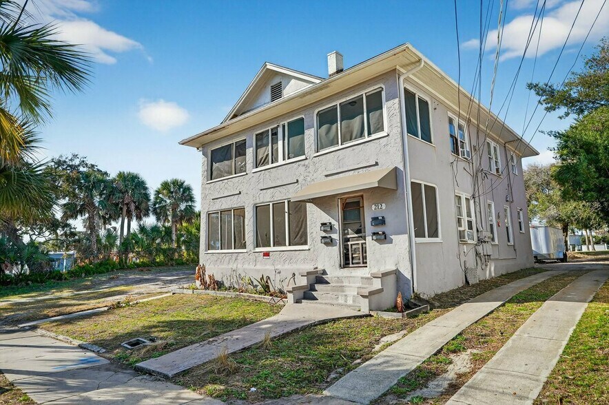 More Photos Of 212 S Oleander Ave, Daytona Beach Apartments For Sale