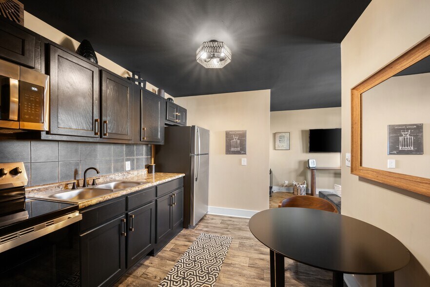 More Photos Of 1044-1046 Jefferson St, Nashville Apartments For Sale