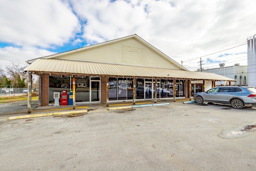 More Photos Of 12560 US-27, Chickamauga General Retail For Sale