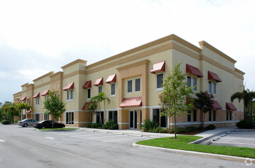 More Photos Of 4050 Westgate Ave, West Palm Beach Showroom For Lease