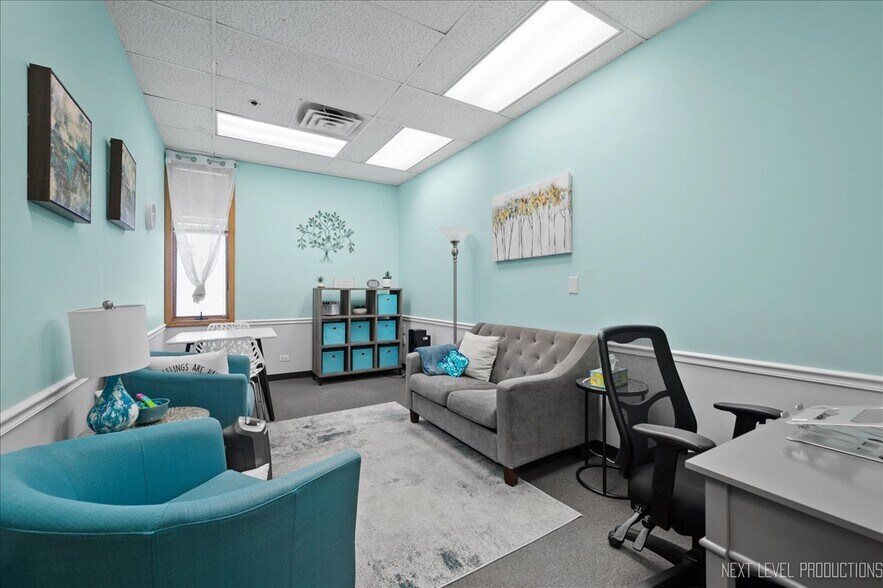 More Photos Of 850 W Bartlett Rd, Bartlett Medical For Sale