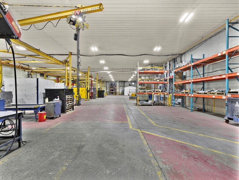 More Photos Of 9330 Boul Bourque, Sherbrooke Industrial For Sale