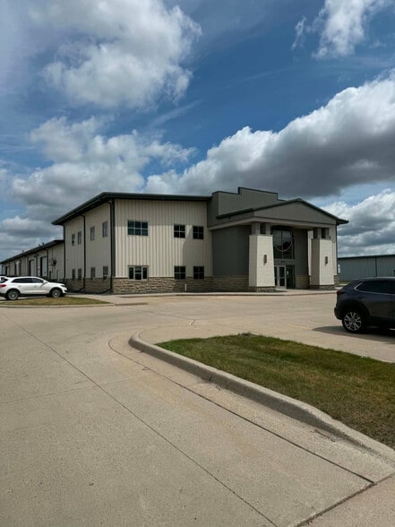 Primary Photo Of 3431 4th Ave S, Fargo Flex For Lease