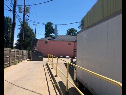 More Photos Of 3658 W 6th St, Goodview Industrial For Lease