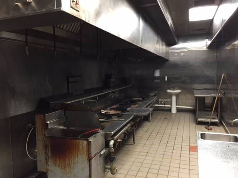 More Photos Of 3707-3733 Gulf Breeze Pky, Gulf Breeze Freestanding For Lease