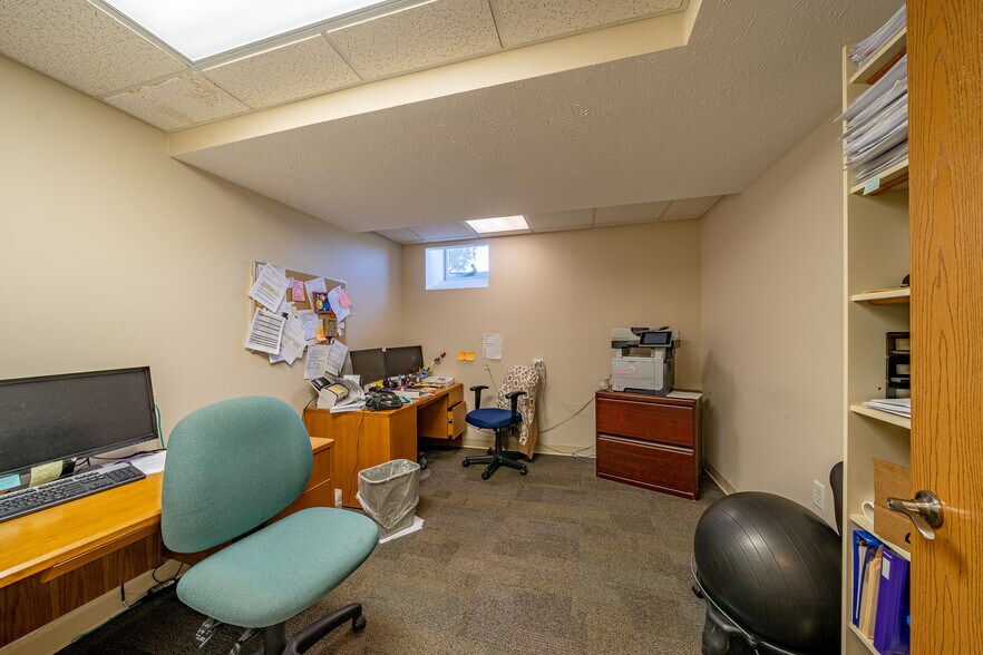 More Photos Of 353 Island Cottage Rd, Rochester Medical For Lease