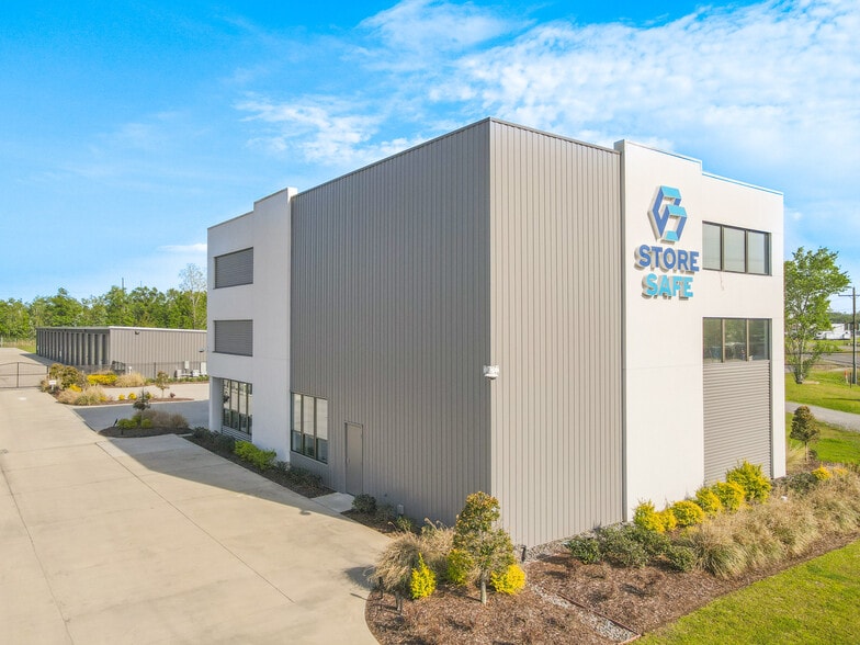 More Photos Of 13430 Leah St, Gonzales Self Storage For Lease