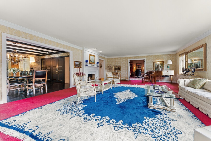 More Photos Of 550 Warner rd, Vienna Specialty For Sale