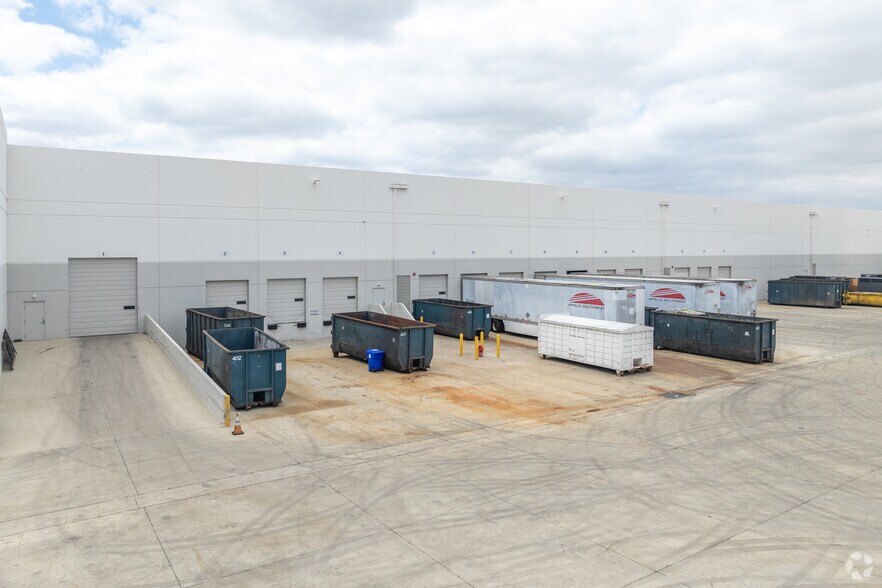 More Photos Of 4420 Serrano Dr, Jurupa Valley Manufacturing For Lease