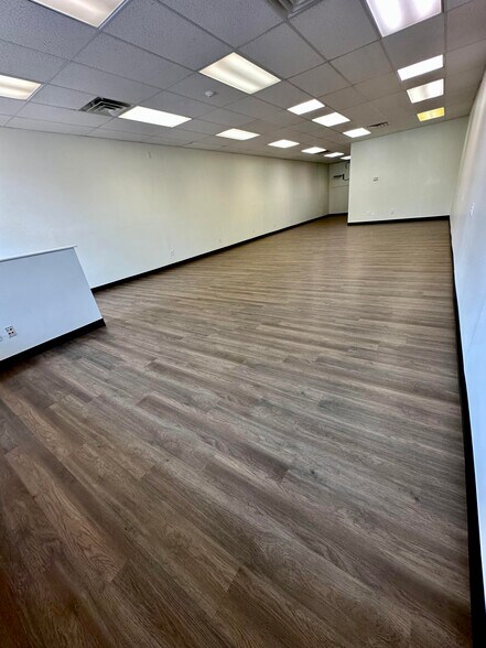 More Photos Of 1125 E Michigan Ave, Battle Creek Storefront Retail Office For Lease