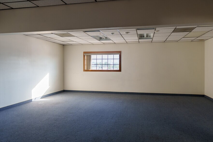 More Photos Of 83373-83407 State Highway 111, Indio Auto Dealership For Lease