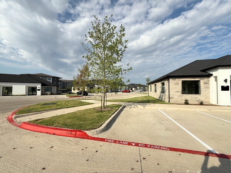 More Photos Of 6000 Alma Rd, McKinney Unknown For Lease