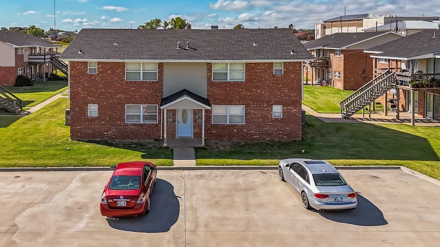 Primary Photo Of 620 Park Rd, Woodward Apartments For Sale