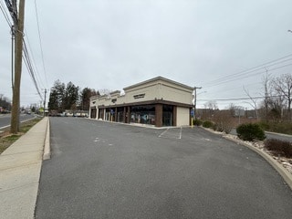 More Photos Of 474 N Main St, Southington Storefront For Lease