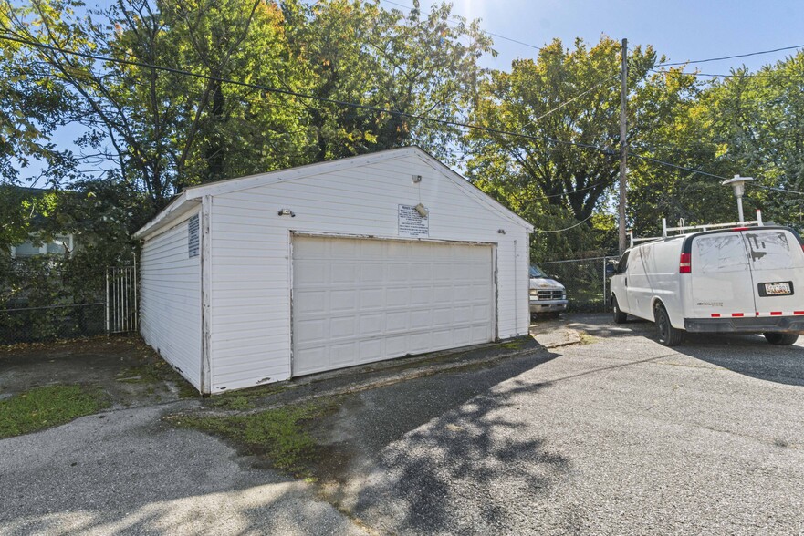 More Photos Of 5447 Belair Rd, Baltimore Storefront Retail Office For Sale