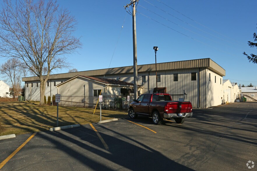 More Photos Of 1244 W Dean Rd, Temperance Warehouse For Lease